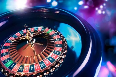 wincash99 mobile app showing live blackjack table with dealer stream